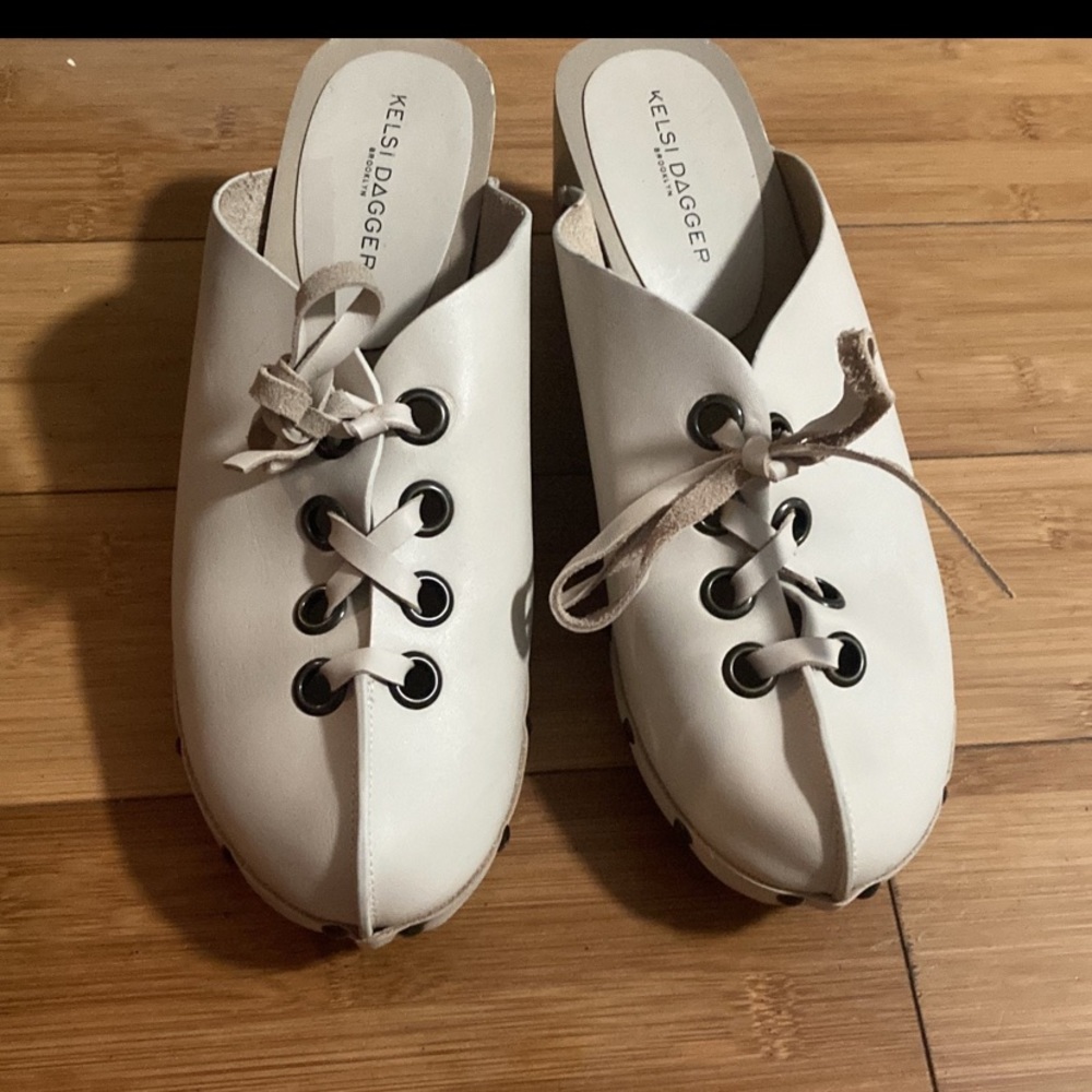 Clogs - Picture 2 of 6